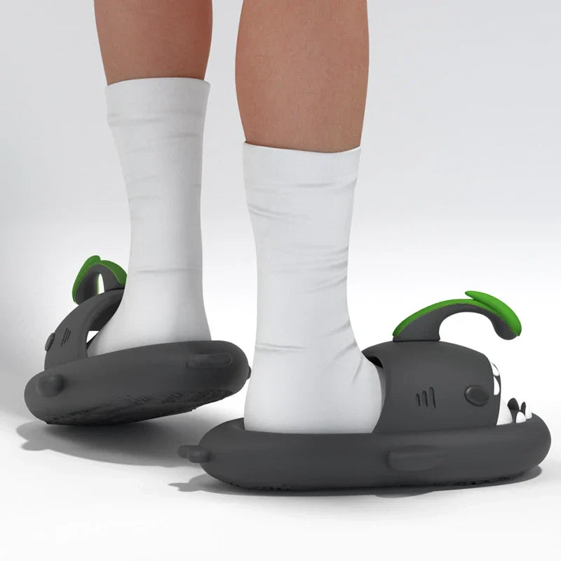 Pantufa Tubarão Brilhante